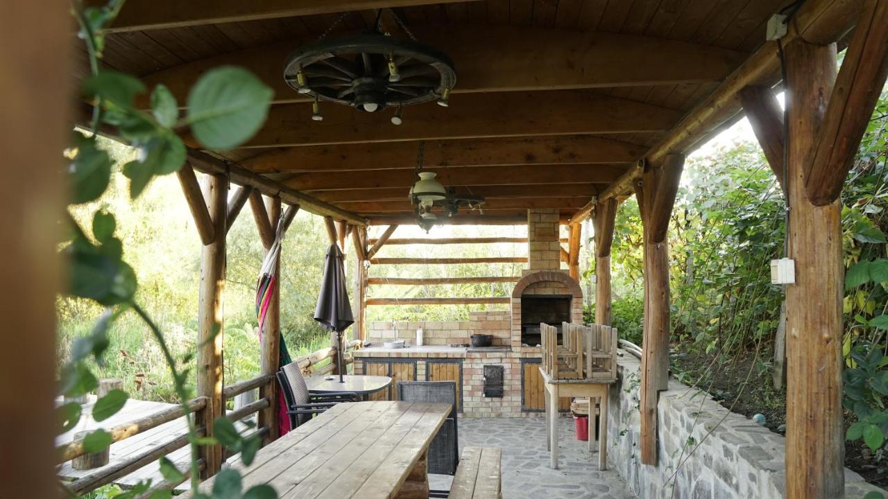 Willa Casa Cu Fantana Borlesti Zewnętrze zdjęcie