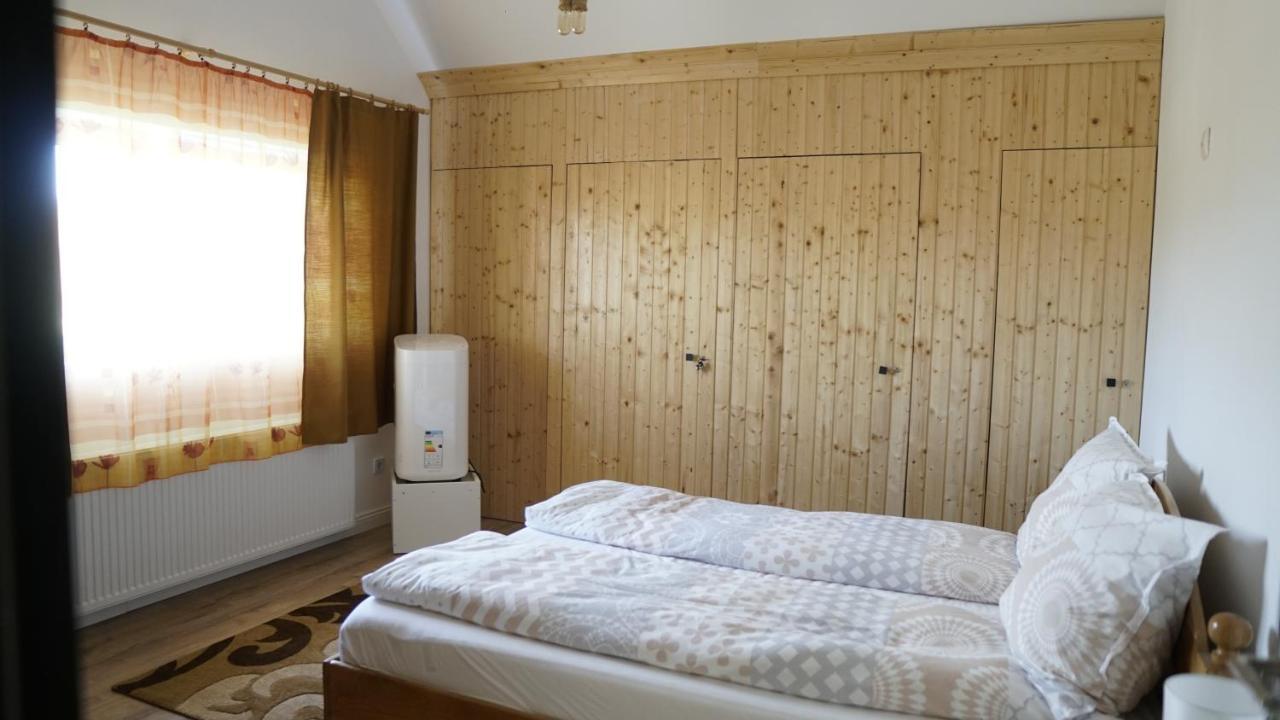 Willa Casa Cu Fantana Borlesti Zewnętrze zdjęcie